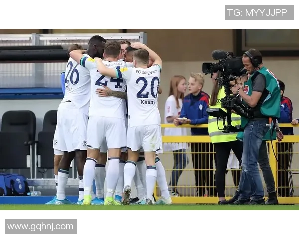 沙尔克德甲保级压力增大，四轮不胜形势愈发严峻